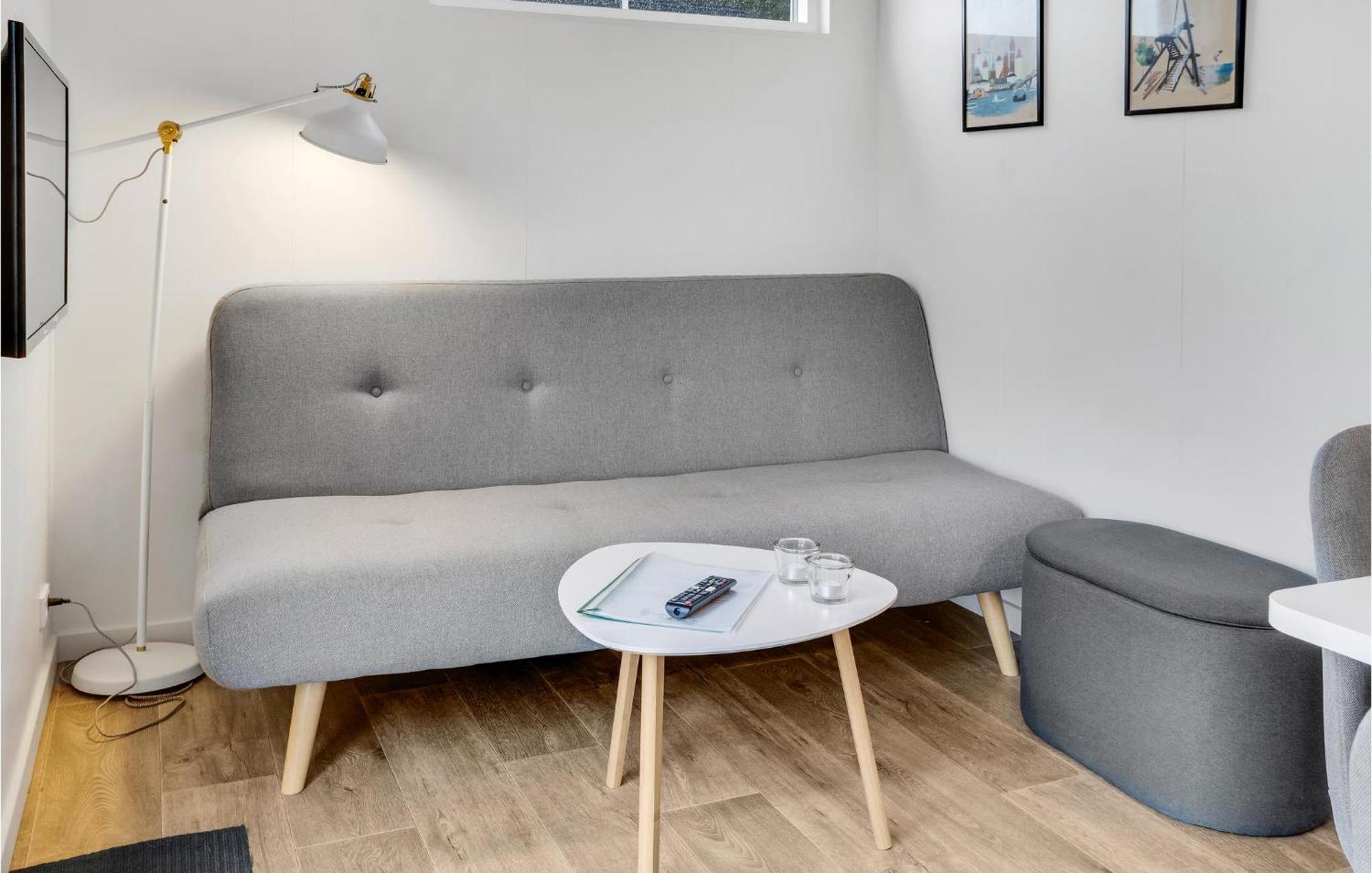 2 Bedroom Nice Apartment In Vaeggerlose Bøtø By Zewnętrze zdjęcie